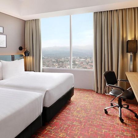 Mercure Bandung Nexa Supratman Экстерьер фото