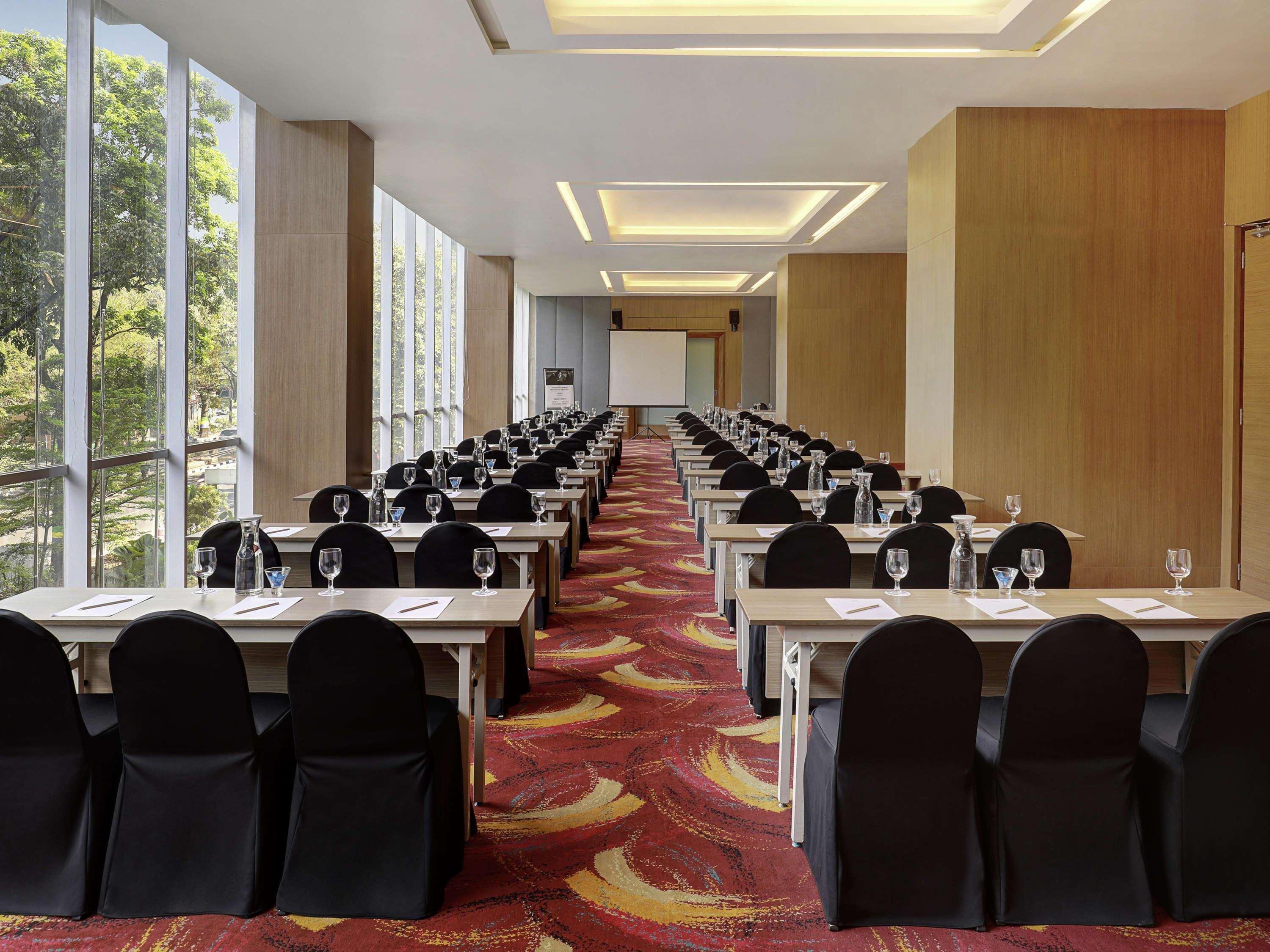 Mercure Bandung Nexa Supratman Экстерьер фото