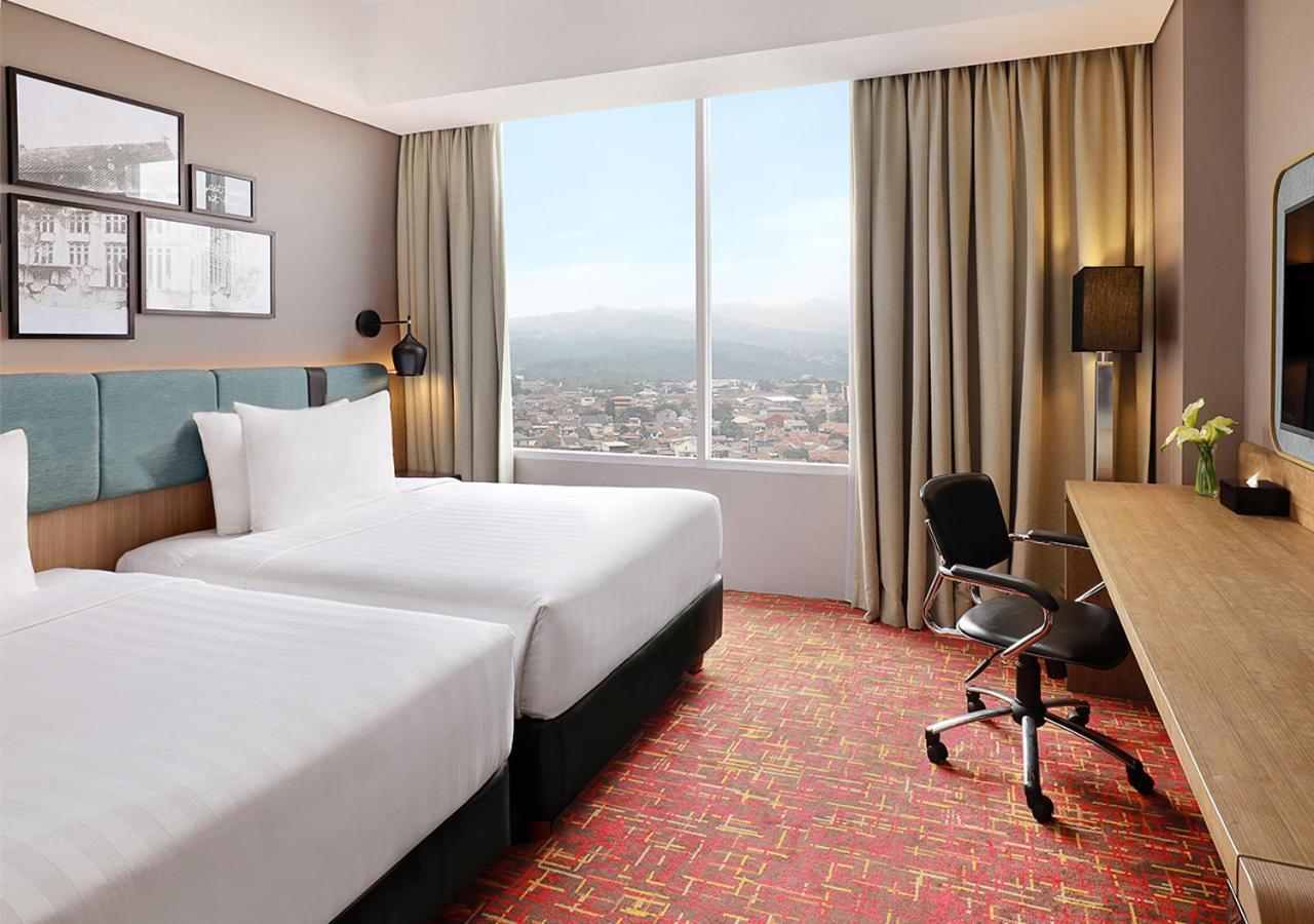 Mercure Bandung Nexa Supratman Экстерьер фото