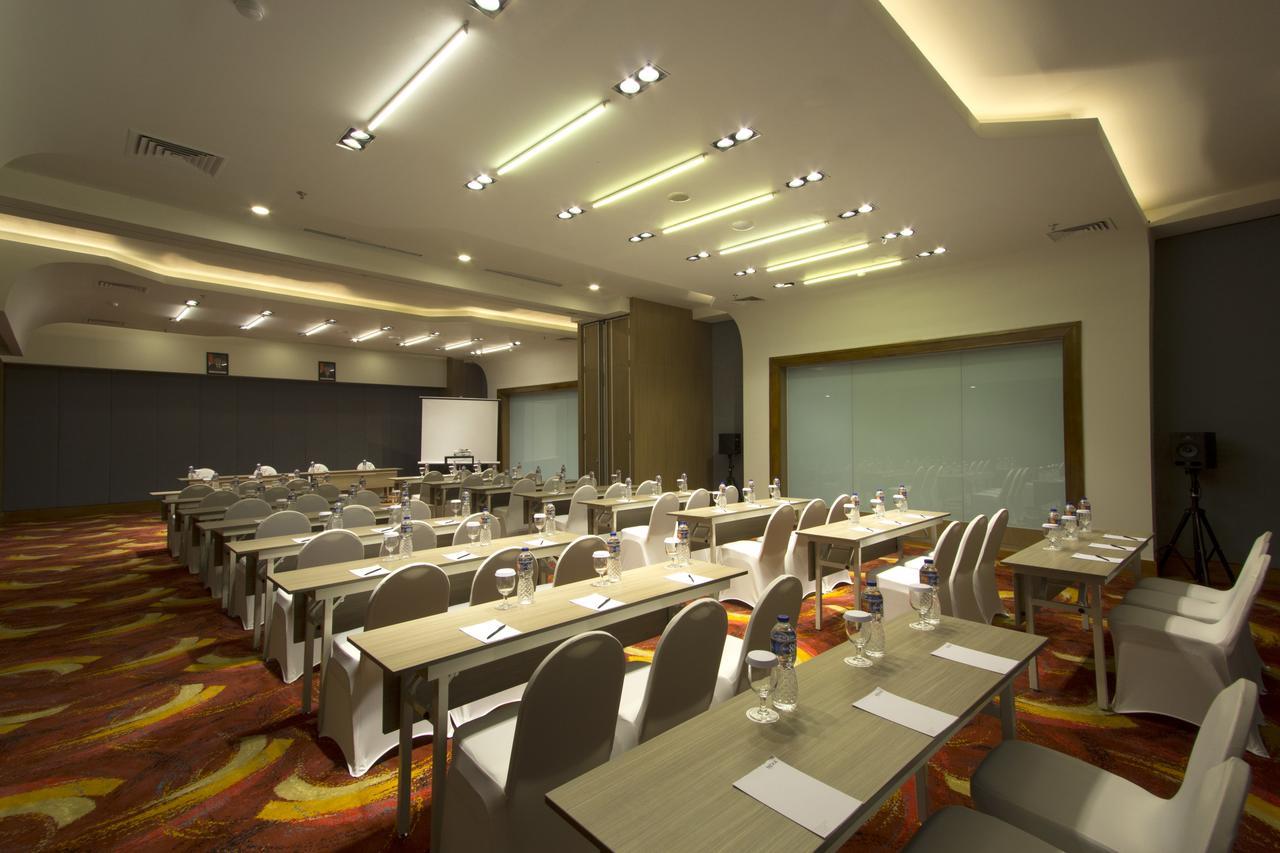Mercure Bandung Nexa Supratman Экстерьер фото